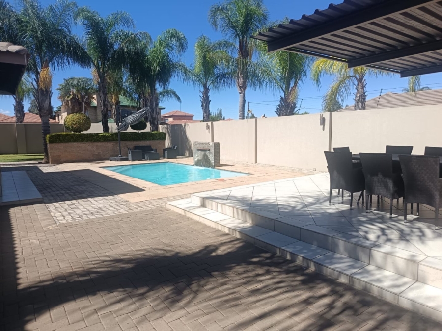4 Bedroom Property for Sale in Hillcrest Northern Cape